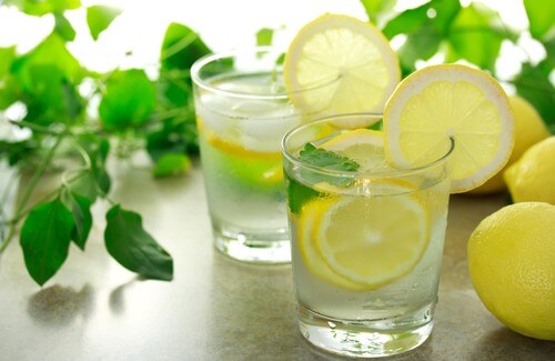 Sabahları Ilık Limon Suyu İçmek Faydalı Mıdır?