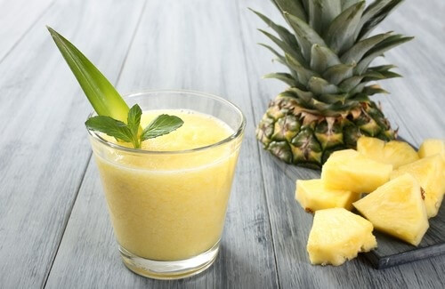 ananaslı smoothie