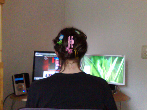 gelişigüzel toplanmış saç