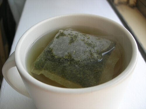 yeşil çay ile karaciğerinizi temizleyin
