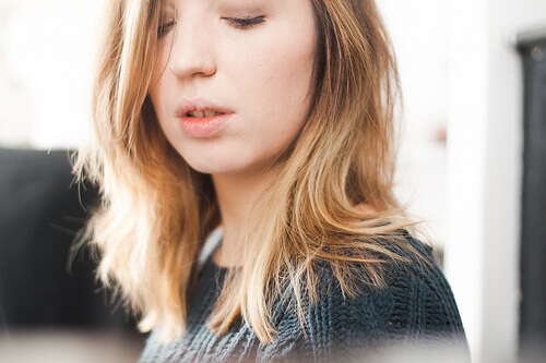 açık renk kuru saçlar