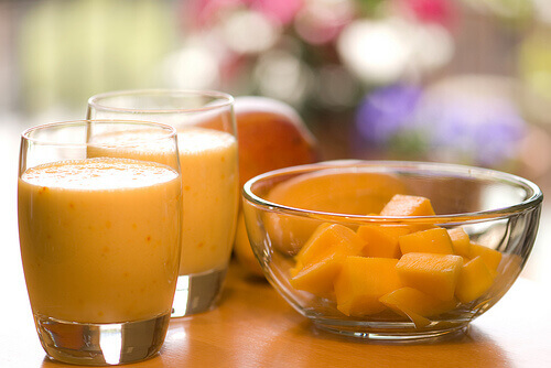 mangolu smoothie içerek kilo verin