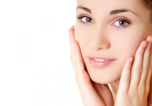 kadın yüz yanaklar