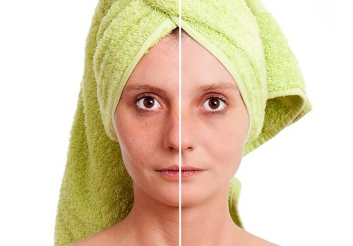 cilt bakımı yapan kadın