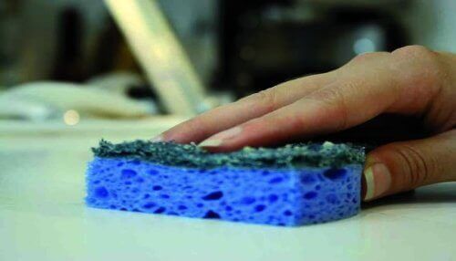 sünger ile temizlik