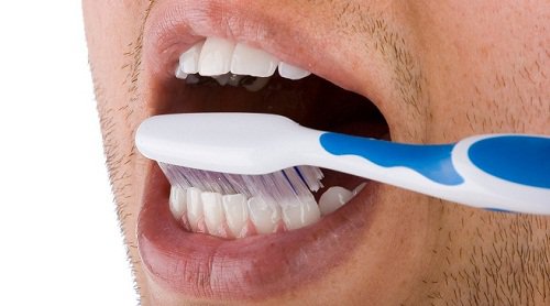 dişler ve diş fırçası