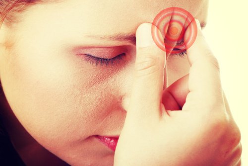 Kadınlarda Migren: Sebepleri ve Tedavisi