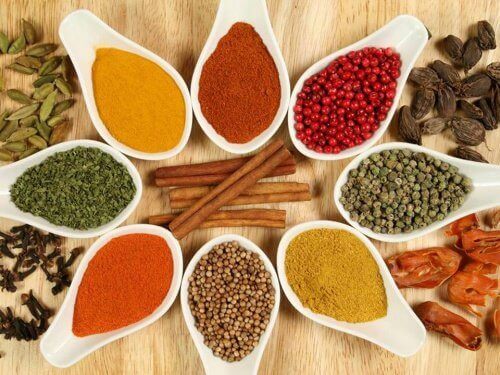 baharatlı yiyecekler