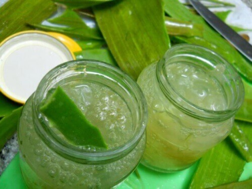 Karnı Sıkılaştırmak İçin Salatalık ve Aloe Vera Bakımı