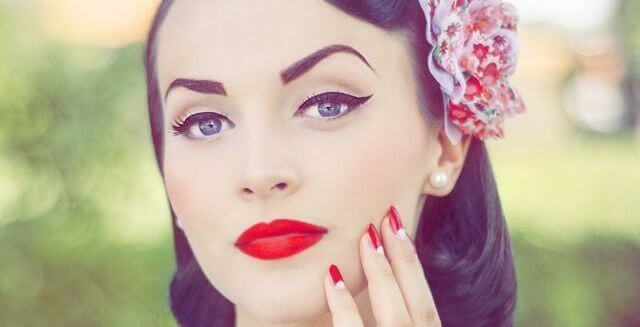 pinup eyeliner