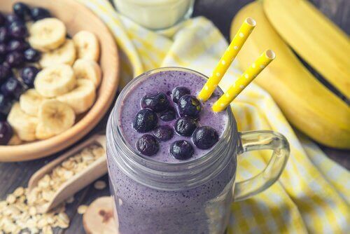 yaban mersinli smoothie