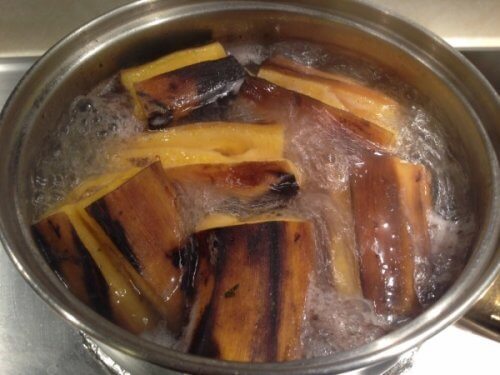 tencerede kaynayan muzlar