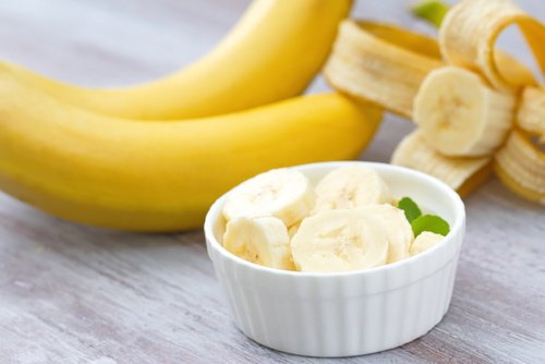 Muz ve hindistan cevizi yağından yüz maskesi