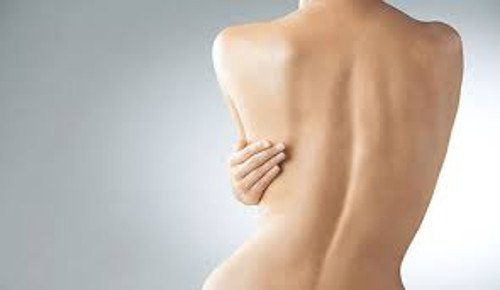 çıplak kadın sırtı