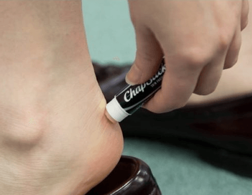 topuk için dudak kremi