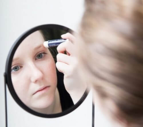 kaş için dudak kremi