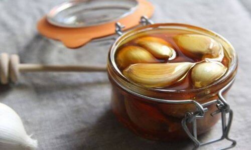 Boş Mideye Sarımsak ve Bal Tüketmenin Faydaları