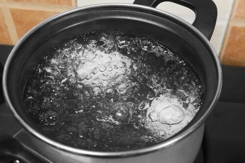 tencerede kaynayan su