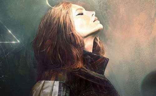 gözleri kapalı kadın