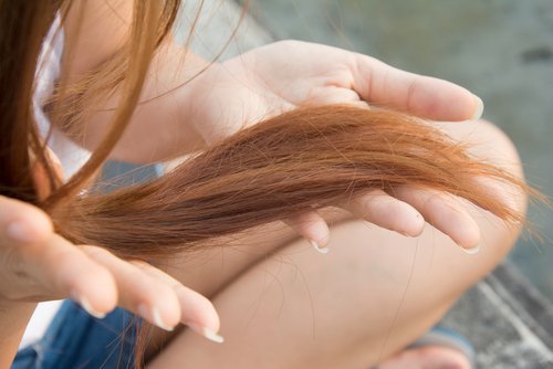 Saç Uçlarındaki Kırıklardan Kurtulmak için 9 Tavsiye