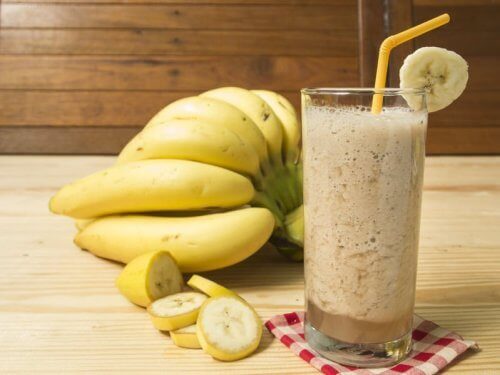 muz ve yoğurtlu smoothie