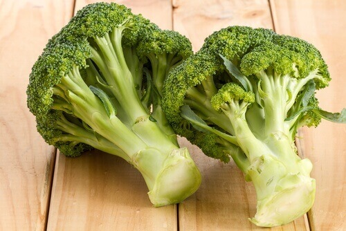 iki adet brokoli