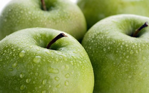 vücudumuzu nemlendirmek için elma