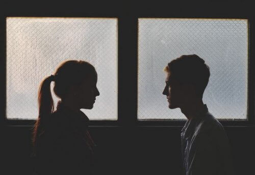 Eski Sevgili ile Tekrar Bir Araya Gelmek: Getireceği Sorunlara Değer Mi?