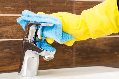 temizlik eldiveni musluk temizliği