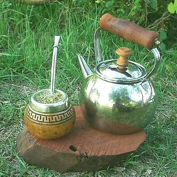 mate çayı ve demlik