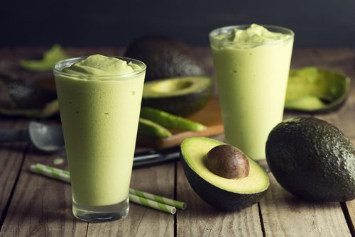 avokadolu smoothie tarifi