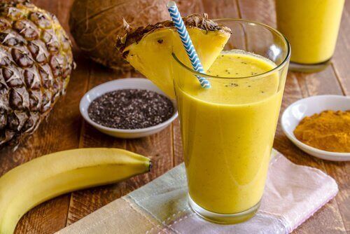 Muzlu ananaslı smoothie