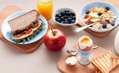 Kahvaltıda tüketilmesi gereken bazı besinler
