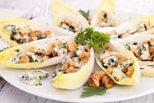 rokforlu hindiba salatası