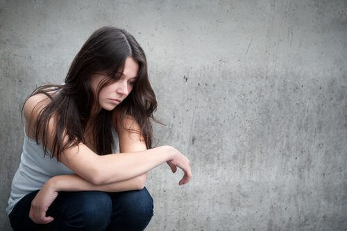 depresyonda olan bir kadın