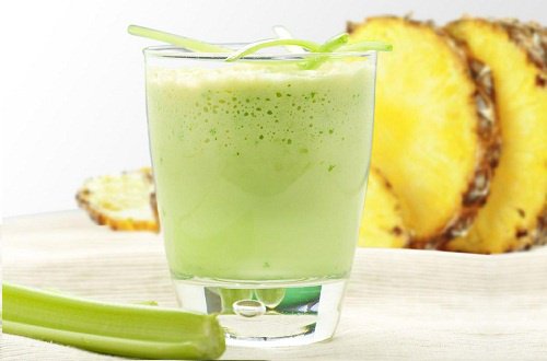yeşil bir smoothie
