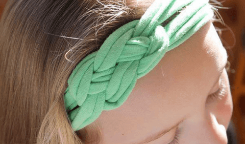 yeşil örgü saç bandı