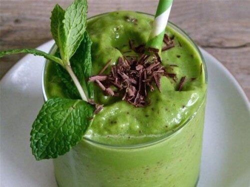 avokadolu smoothie