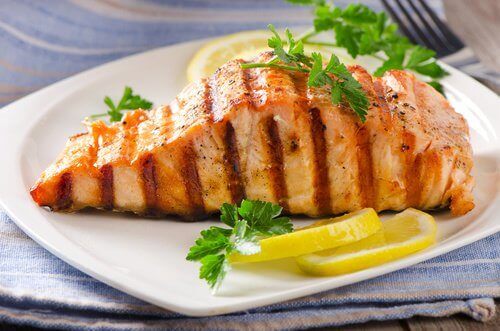 fırında pişmiş limonlu somon