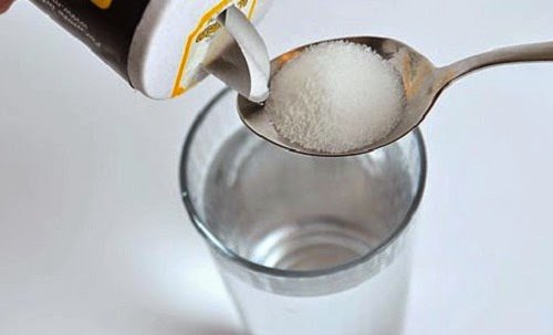 su ve tuz karıştırmak