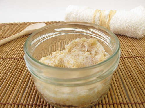 şekerli peeling kase içinde