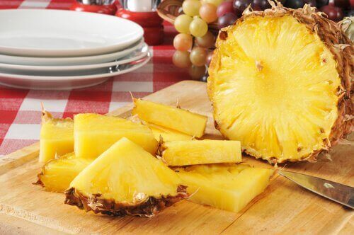 kabuklu doğranmış ananas