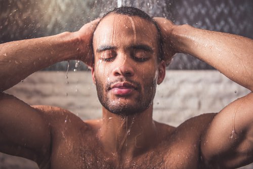 boyun ağrılarınızı azaltmak için duş almak