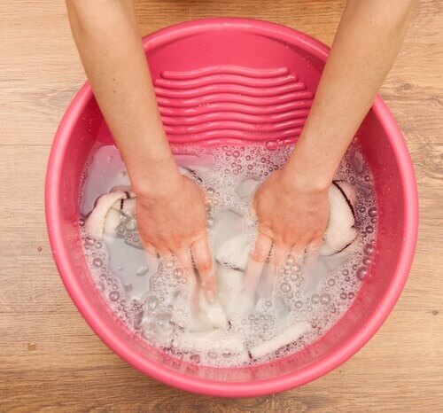 leğende çamaşır yıkamak