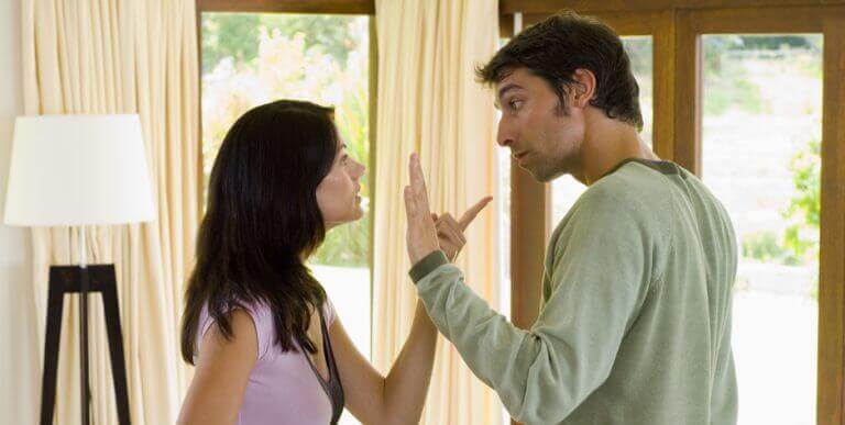 birbirini suçlayan çift