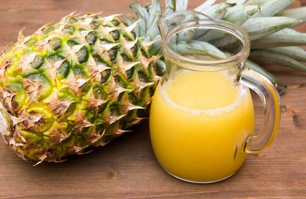 şişede ananas suyu