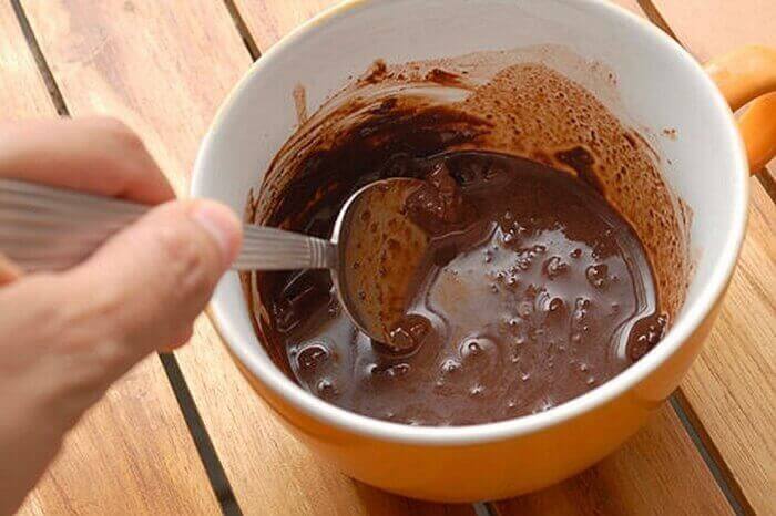 kasenin içinde kakao karışımı