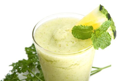 ananaslı ıspanaklı smoothie