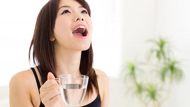 boğaz ağrısı için gargara yapmak