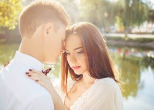 Yaptığımız Hatalar: İlişkisi Olan Birine Aşık Olmak